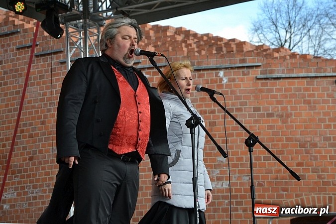 Zdjęcie w galerii na portalu naszraciborz.pl: III Zamkowy Jarmark kwiatów, żywności ekologicznej i rękodzieła już za nami wiadomości z regionu