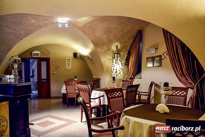 Zdjęcie w galerii na portalu naszraciborz.pl: Restauracja Zamkowa w nowej odsłonie. Zobacz jak teraz wyglądają jej wnętrza wiadomości z regionu