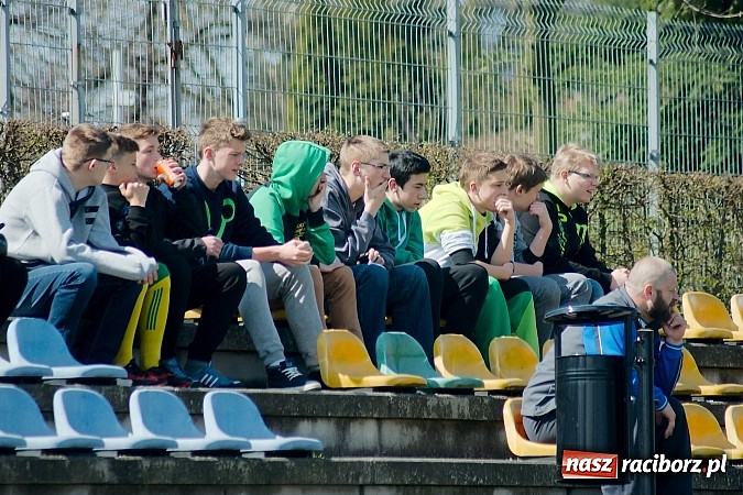 Zdjęcie w galerii na portalu naszraciborz.pl: Juniorskie derby Raciborza dla Ocic wiadomości z regionu