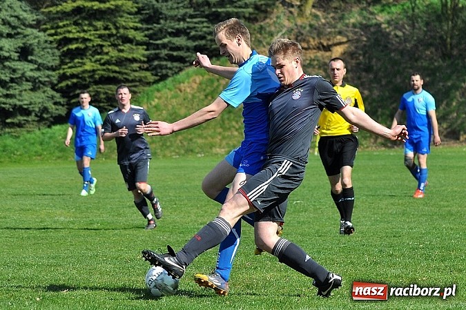 Zdjęcie w galerii na portalu naszraciborz.pl: W Gamowie bez niespodzianki. Raszczyce z kompletem punktów wiadomości z regionu