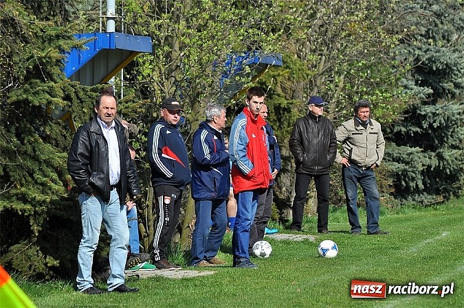 Zdjęcie w galerii na portalu naszraciborz.pl: W Gamowie bez niespodzianki. Raszczyce z kompletem punktów wiadomości z regionu