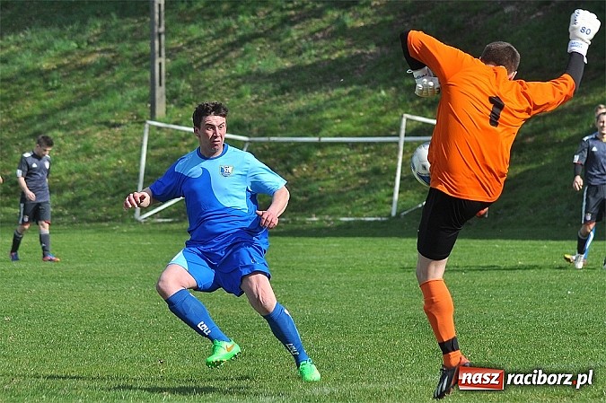 Zdjęcie w galerii na portalu naszraciborz.pl: W Gamowie bez niespodzianki. Raszczyce z kompletem punktów wiadomości z regionu