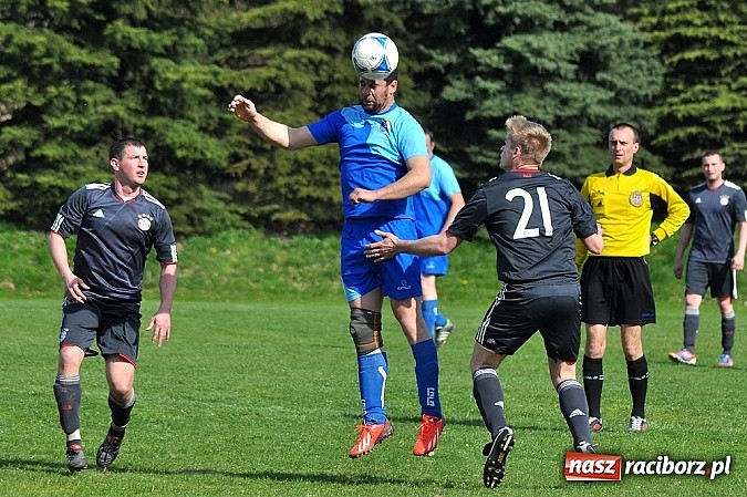 Zdjęcie w galerii na portalu naszraciborz.pl: W Gamowie bez niespodzianki. Raszczyce z kompletem punktów wiadomości z regionu