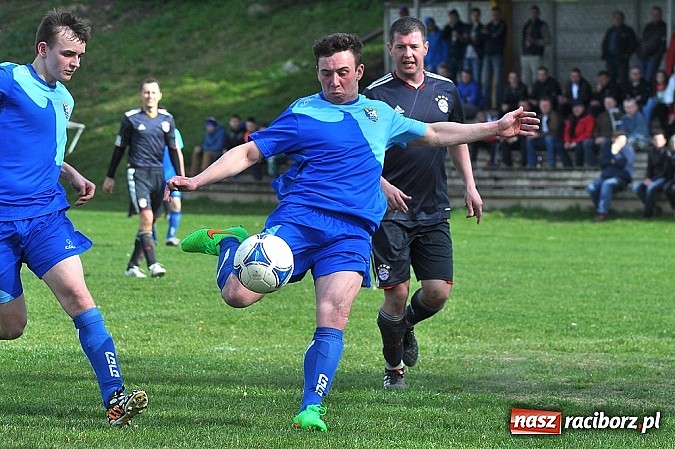 Zdjęcie w galerii na portalu naszraciborz.pl: W Gamowie bez niespodzianki. Raszczyce z kompletem punktów wiadomości z regionu