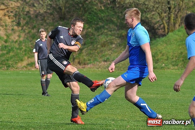 Zdjęcie w galerii na portalu naszraciborz.pl: W Gamowie bez niespodzianki. Raszczyce z kompletem punktów wiadomości z regionu