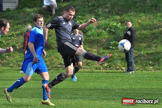 Zdjęcie w galerii na portalu naszraciborz.pl: W Gamowie bez niespodzianki. Raszczyce z kompletem punktów wiadomości z regionu