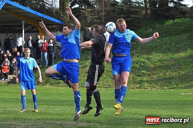 Zdjęcie w galerii na portalu naszraciborz.pl: W Gamowie bez niespodzianki. Raszczyce z kompletem punktów wiadomości z regionu