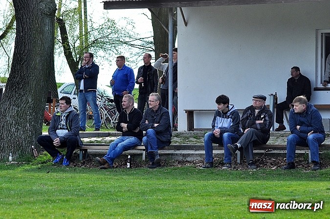 Zdjęcie w galerii na portalu naszraciborz.pl: W Gamowie bez niespodzianki. Raszczyce z kompletem punktów wiadomości z regionu