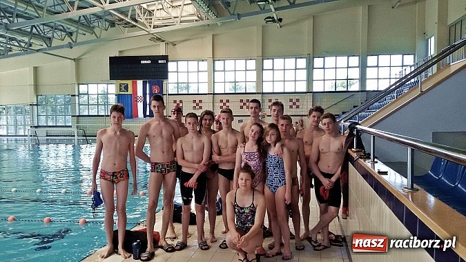 Zdjęcie w galerii na portalu naszraciborz.pl: Uczniowie SMS Racibórz na zgrupowaniu w Chorwacji wiadomości z regionu