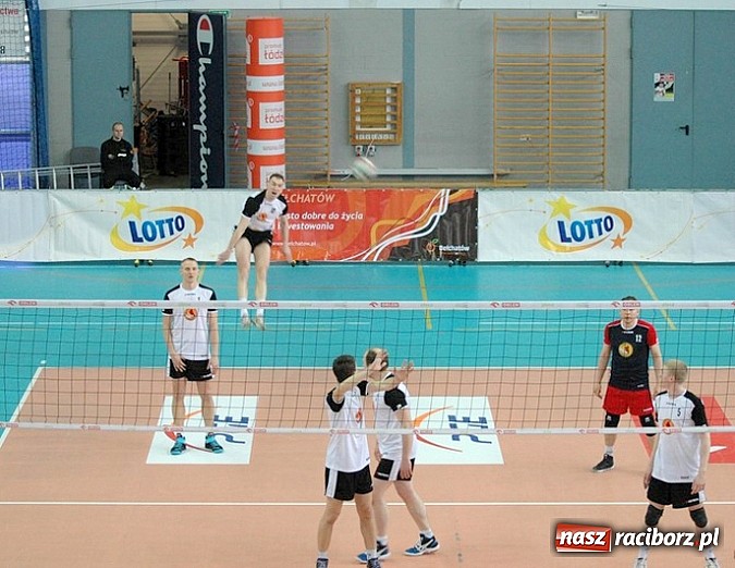 Zdjęcie w galerii na portalu naszraciborz.pl: Śląska kadra Mistrzem Polski w Piłce Siatkowej Strażaków! wiadomości z regionu