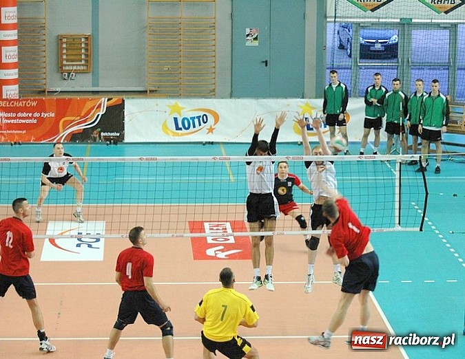 Zdjęcie w galerii na portalu naszraciborz.pl: Śląska kadra Mistrzem Polski w Piłce Siatkowej Strażaków! wiadomości z regionu