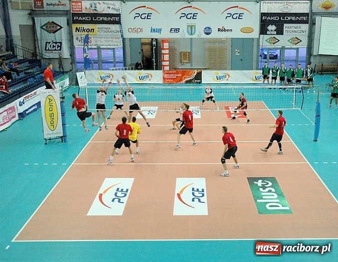 Zdjęcie w galerii na portalu naszraciborz.pl: Śląska kadra Mistrzem Polski w Piłce Siatkowej Strażaków! wiadomości z regionu