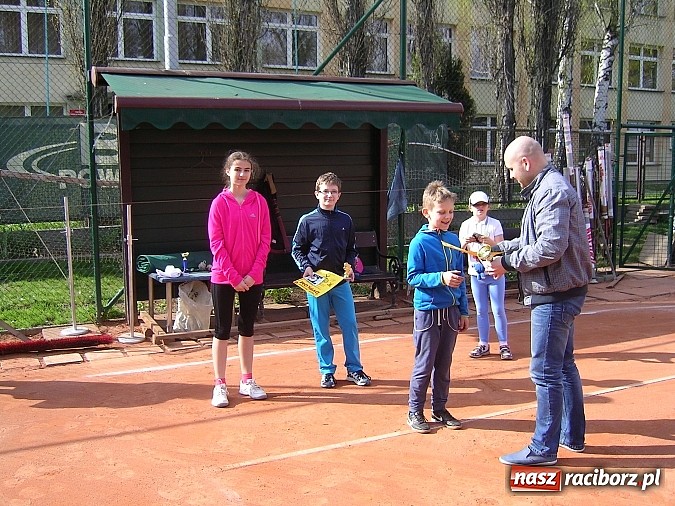 Zdjęcie w galerii na portalu naszraciborz.pl: Wiosenny turniej na kortach Rafako wiadomości z regionu