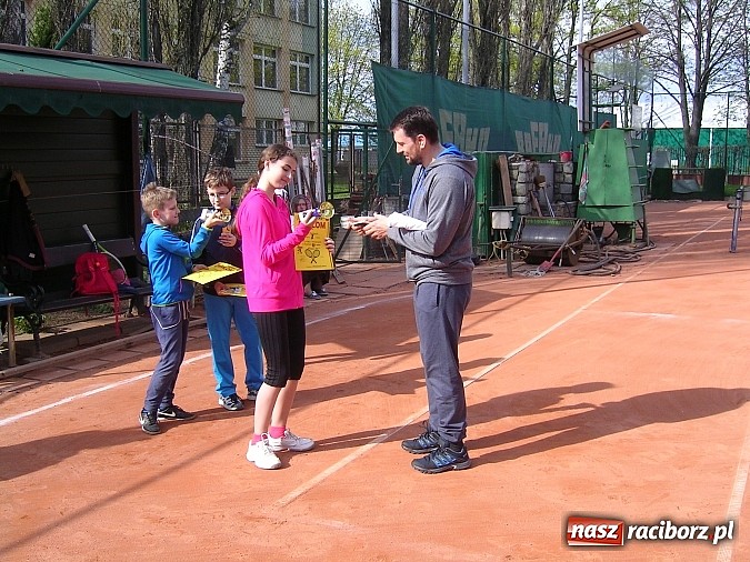 Zdjęcie w galerii na portalu naszraciborz.pl: Wiosenny turniej na kortach Rafako wiadomości z regionu