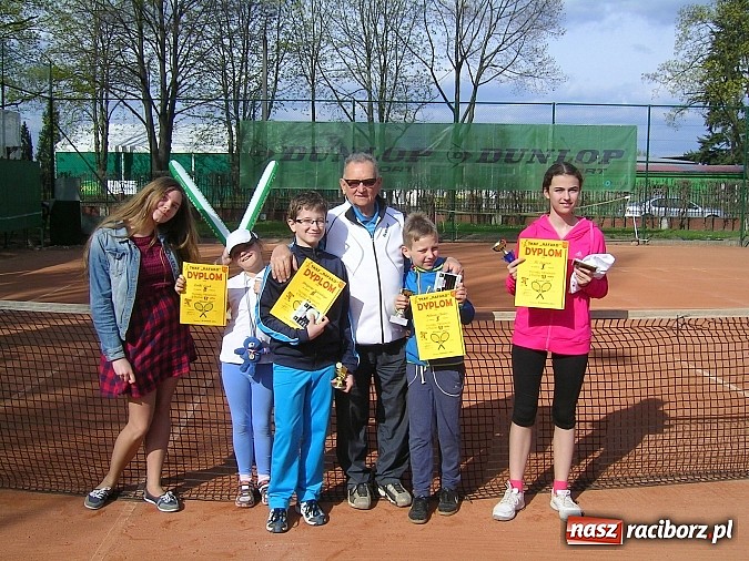 Zdjęcie w galerii na portalu naszraciborz.pl: Wiosenny turniej na kortach Rafako wiadomości z regionu