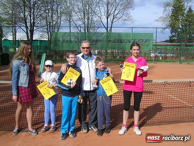 Zdjęcie w galerii na portalu naszraciborz.pl: Wiosenny turniej na kortach Rafako wiadomości z regionu