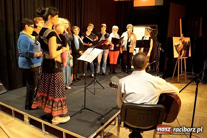 Zdjęcie w galerii na portalu naszraciborz.pl: VIVO wystąpił wiosennie w RCK wiadomości z regionu