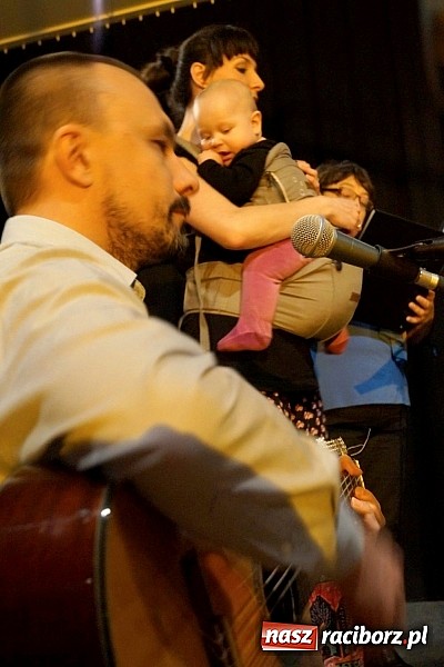 Zdjęcie w galerii na portalu naszraciborz.pl: VIVO wystąpił wiosennie w RCK wiadomości z regionu