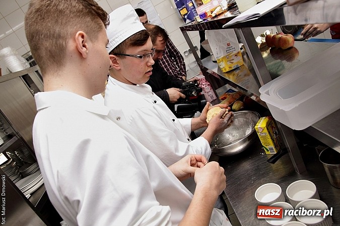 Zdjęcie w galerii na portalu naszraciborz.pl: Wiosna na talerzu w Hotelu Racibor wiadomości z regionu