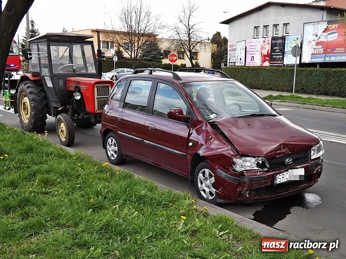 Zdjęcie w galerii na portalu naszraciborz.pl: Kolejna stłuczka na skrzyżowaniu Katowickiej z Ocicką! wiadomości z regionu