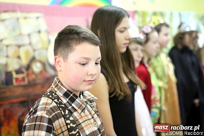 Zdjęcie w galerii na portalu naszraciborz.pl: Uczniowie ZSOMS obchodzili Dzień Ziemi wiadomości z regionu