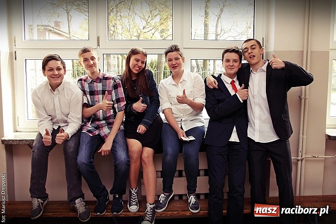 Zdjęcie w galerii na portalu naszraciborz.pl: Gimnazjaliści napisali pierwszą część testu gimnazjalnego! wiadomości z regionu