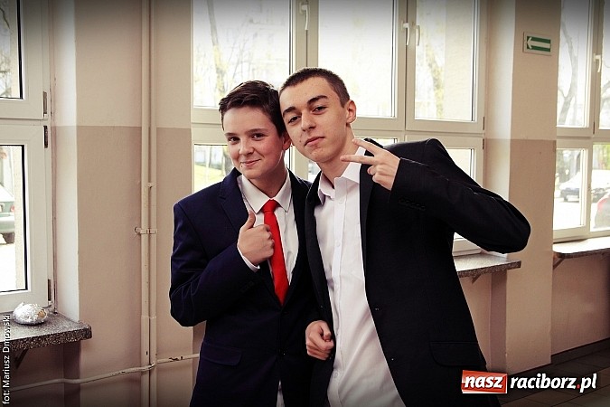 Zdjęcie w galerii na portalu naszraciborz.pl: Gimnazjaliści napisali pierwszą część testu gimnazjalnego! wiadomości z regionu