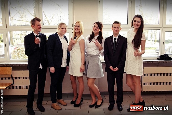 Zdjęcie w galerii na portalu naszraciborz.pl: Gimnazjaliści napisali pierwszą część testu gimnazjalnego! wiadomości z regionu