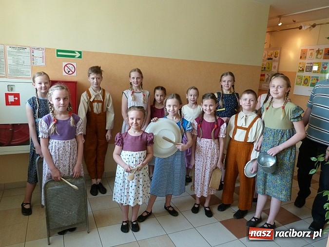 Zdjęcie w galerii na portalu naszraciborz.pl: Źr&oacute;dło zakwalifikowane do finału XXII Regionalnego Przeglądu Śląskie Śpiewanie wiadomości z regionu