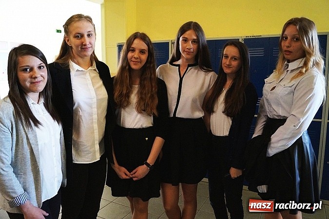 Zdjęcie w galerii na portalu naszraciborz.pl: Stres jest, ale mobilizujący, czyli pierwszy dzień egzaminu gimnazjalnego w Nędzy  wiadomości z regionu