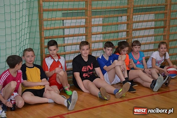 Zdjęcie w galerii na portalu naszraciborz.pl: Uczniowie podstawówek zagrali w dwa ognie wiadomości z regionu