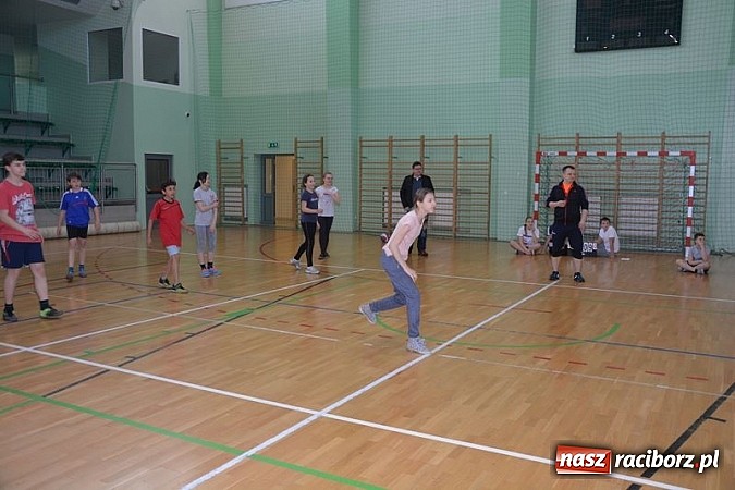 Zdjęcie w galerii na portalu naszraciborz.pl: Uczniowie podstawówek zagrali w dwa ognie wiadomości z regionu