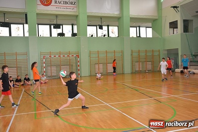 Zdjęcie w galerii na portalu naszraciborz.pl: Uczniowie podstawówek zagrali w dwa ognie wiadomości z regionu
