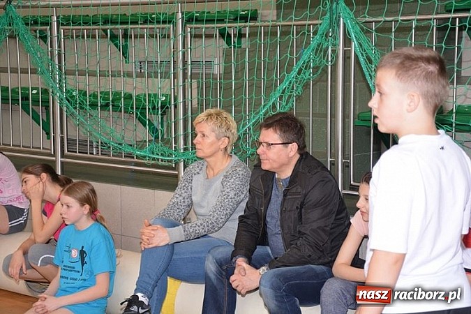 Zdjęcie w galerii na portalu naszraciborz.pl: Uczniowie podstawówek zagrali w dwa ognie wiadomości z regionu