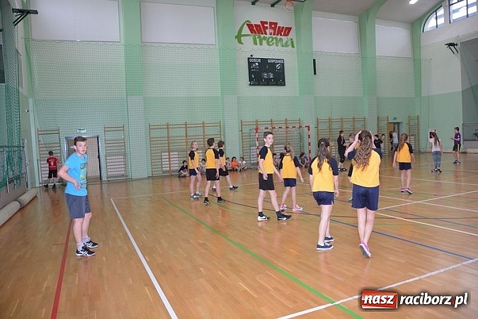 Zdjęcie w galerii na portalu naszraciborz.pl: Uczniowie podstawówek zagrali w dwa ognie wiadomości z regionu