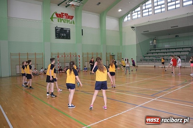 Zdjęcie w galerii na portalu naszraciborz.pl: Uczniowie podstawówek zagrali w dwa ognie wiadomości z regionu