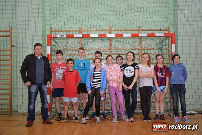 Zdjęcie w galerii na portalu naszraciborz.pl: Uczniowie podstawówek zagrali w dwa ognie wiadomości z regionu