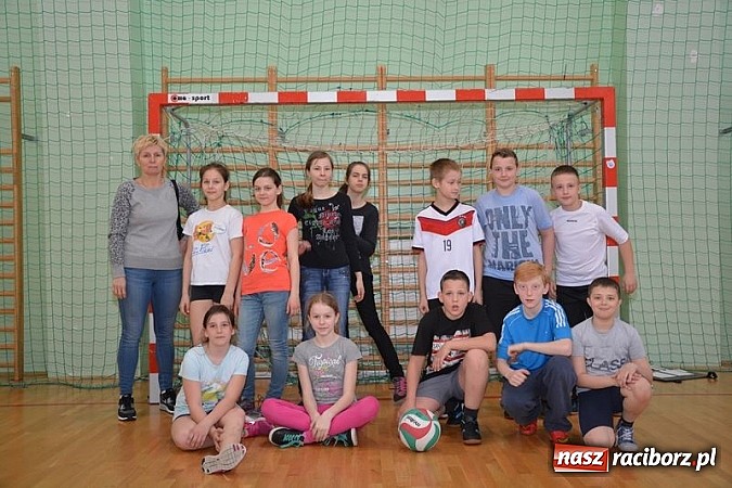 Zdjęcie w galerii na portalu naszraciborz.pl: Uczniowie podstawówek zagrali w dwa ognie wiadomości z regionu