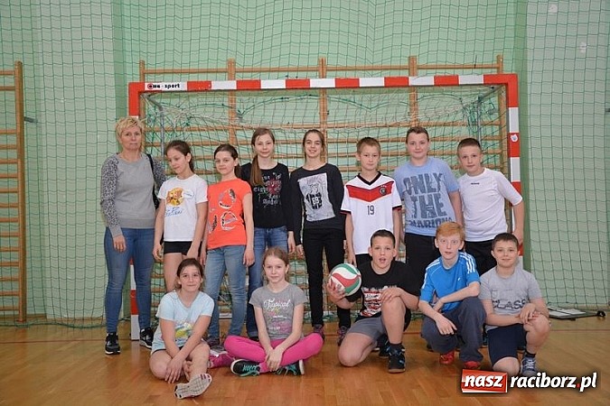 Zdjęcie w galerii na portalu naszraciborz.pl: Uczniowie podstawówek zagrali w dwa ognie wiadomości z regionu