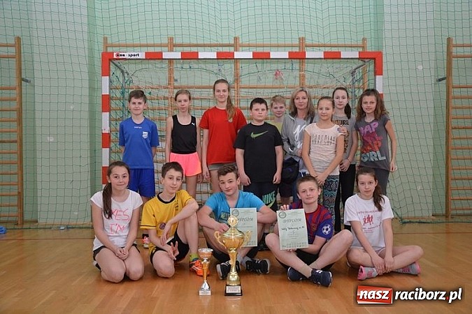 Zdjęcie w galerii na portalu naszraciborz.pl: Uczniowie podstawówek zagrali w dwa ognie wiadomości z regionu