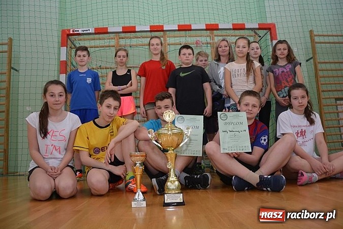 Zdjęcie w galerii na portalu naszraciborz.pl: Uczniowie podstawówek zagrali w dwa ognie wiadomości z regionu