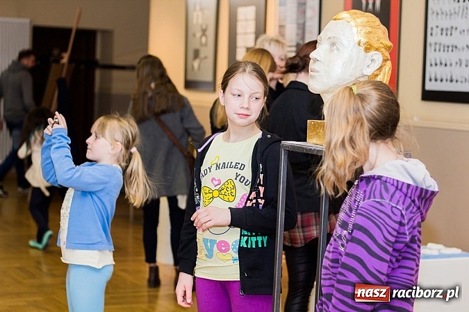 Zdjęcie w galerii na portalu naszraciborz.pl: Rzeźba i grafika projektowa w RCK wiadomości z regionu