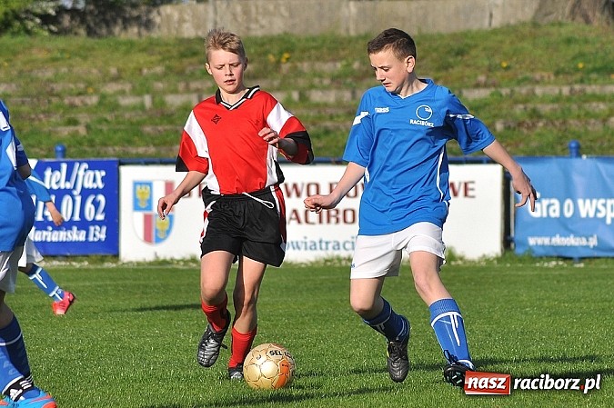 Zdjęcie w galerii na portalu naszraciborz.pl: Młodziki: Trzy punkty zostały w Raciborzu wiadomości z regionu