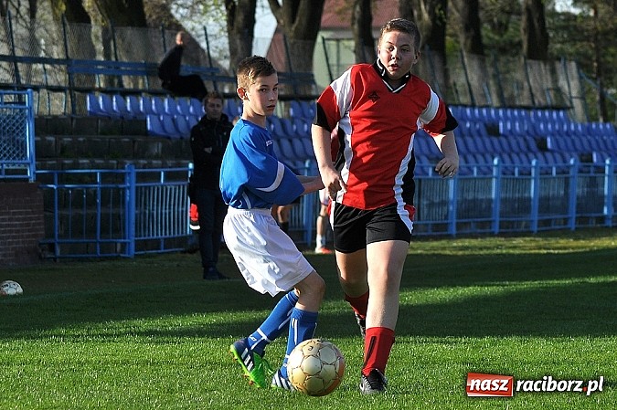 Zdjęcie w galerii na portalu naszraciborz.pl: Młodziki: Trzy punkty zostały w Raciborzu wiadomości z regionu