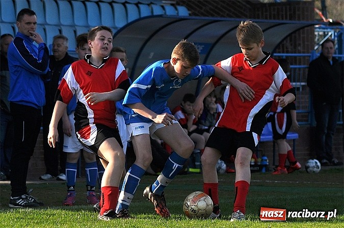Zdjęcie w galerii na portalu naszraciborz.pl: Młodziki: Trzy punkty zostały w Raciborzu wiadomości z regionu