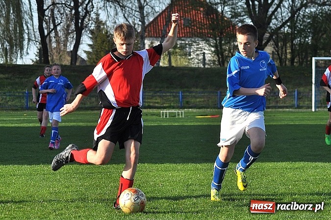 Zdjęcie w galerii na portalu naszraciborz.pl: Młodziki: Trzy punkty zostały w Raciborzu wiadomości z regionu