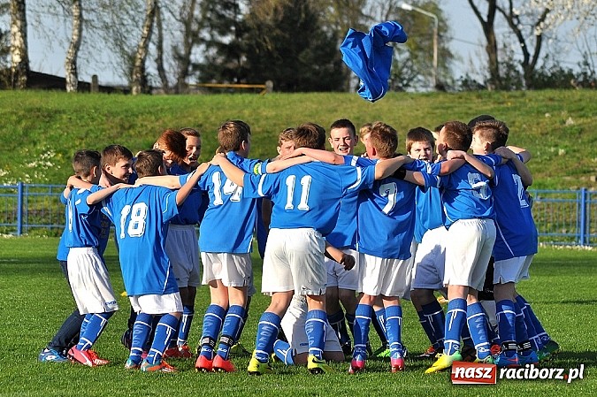 Zdjęcie w galerii na portalu naszraciborz.pl: Młodziki: Trzy punkty zostały w Raciborzu wiadomości z regionu