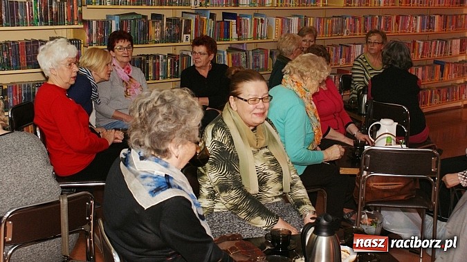 Zdjęcie w galerii na portalu naszraciborz.pl: Spotkanie z seniorami w raciborskiej bibliotece  wiadomości z regionu