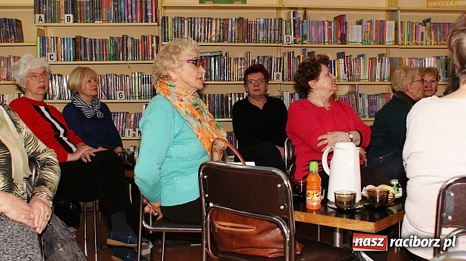 Zdjęcie w galerii na portalu naszraciborz.pl: Spotkanie z seniorami w raciborskiej bibliotece  wiadomości z regionu