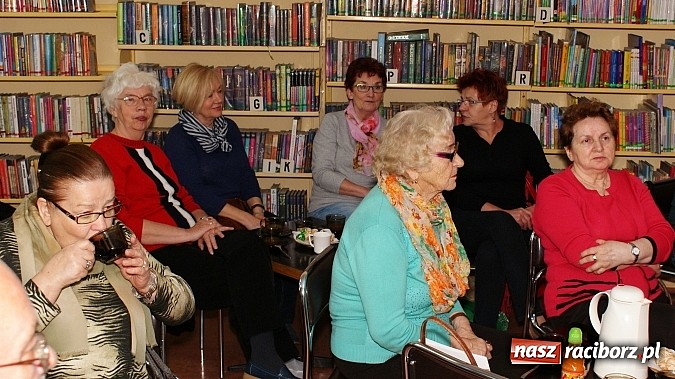 Zdjęcie w galerii na portalu naszraciborz.pl: Spotkanie z seniorami w raciborskiej bibliotece  wiadomości z regionu